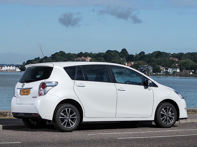 Toyota Verso Foto 1
