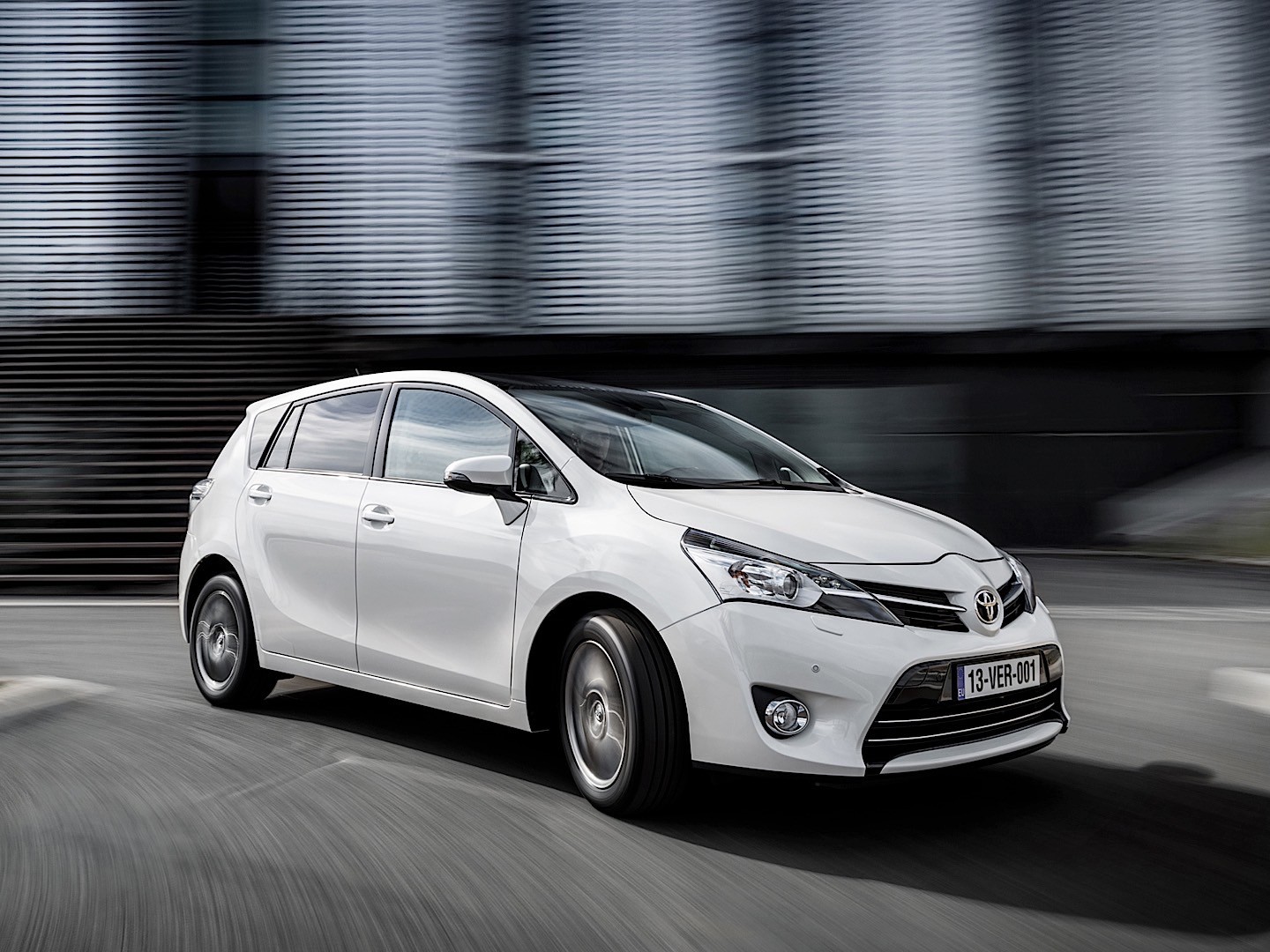Toyota Verso photo 6