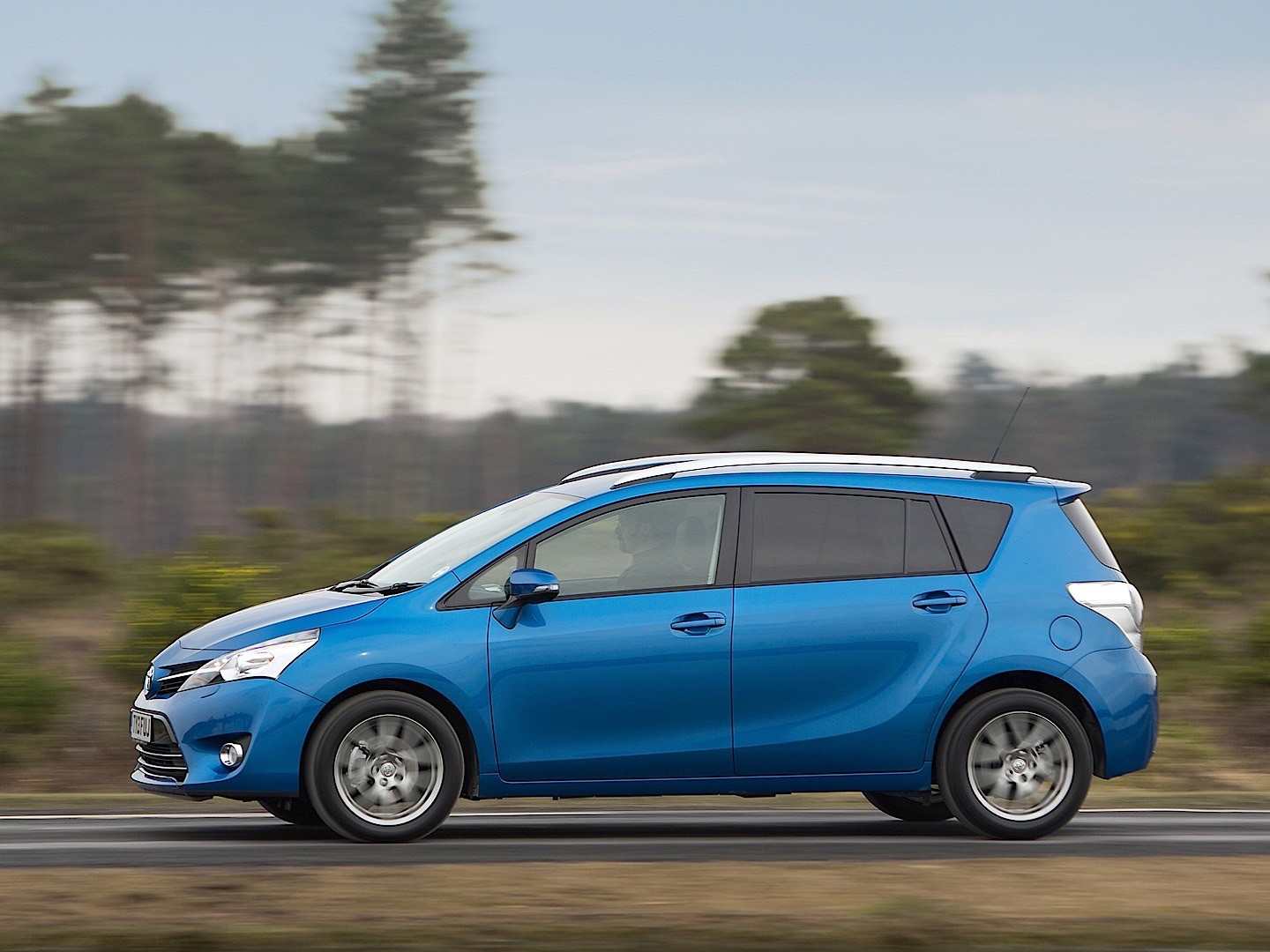 Toyota Verso photo 12