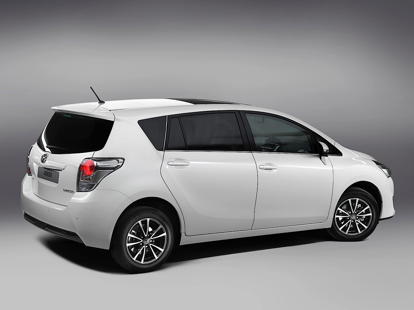 Toyota Verso photo 13