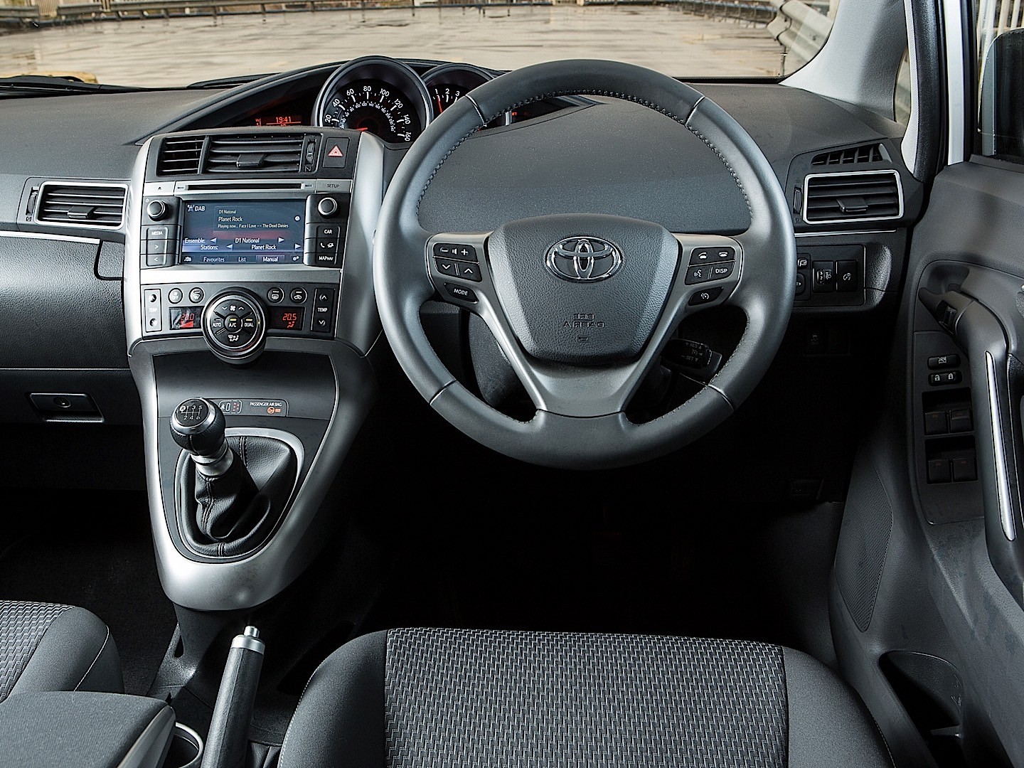 Toyota Verso photo 44