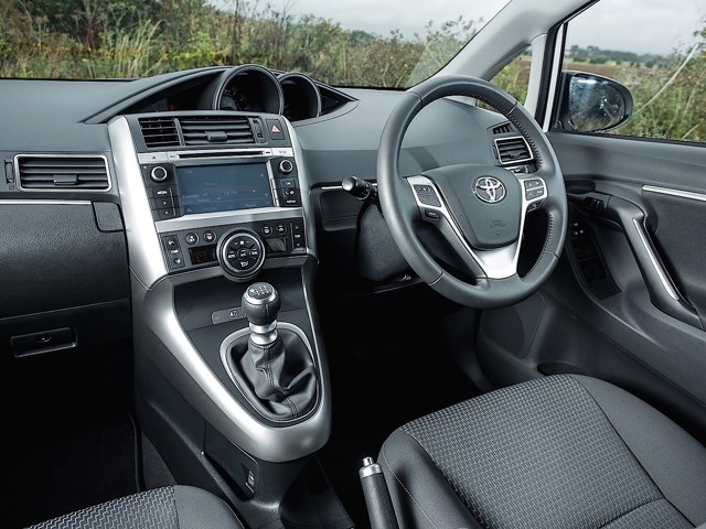 Toyota Verso Foto 45