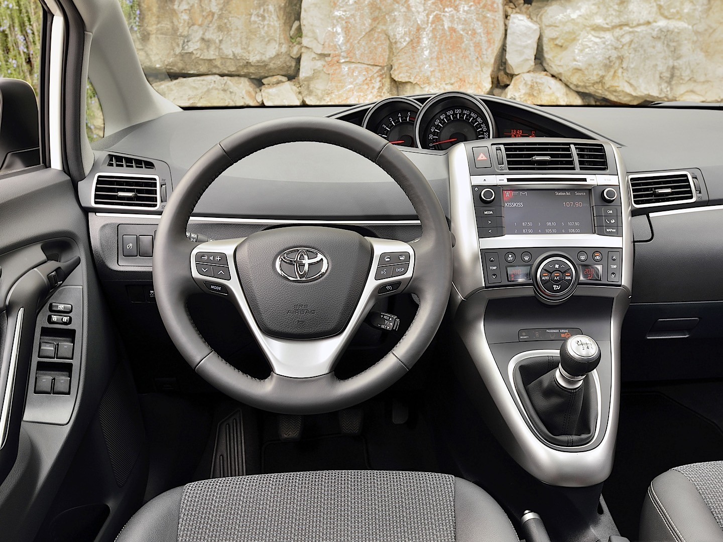 Toyota Verso photo 48