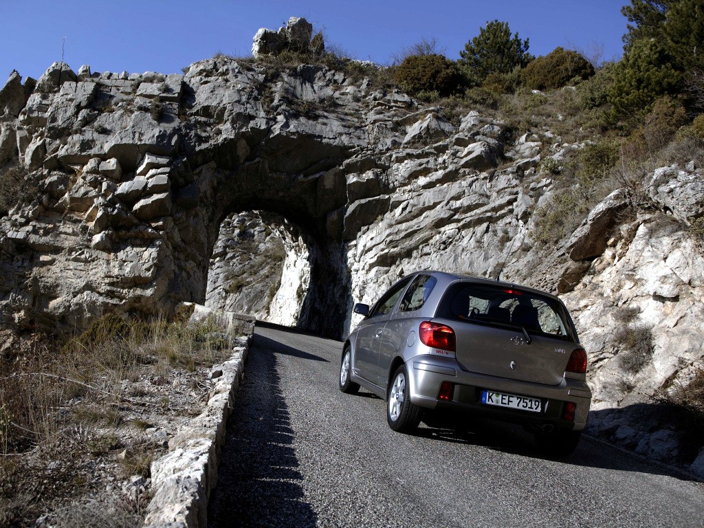 Toyota Yaris 3 Doors photo 13