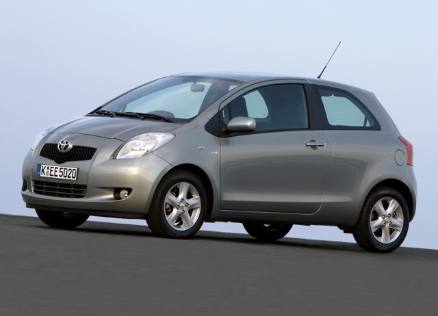 Toyota Yaris 3 Doors photo 9