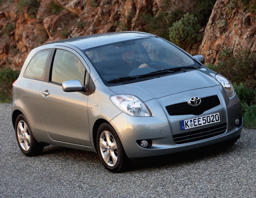 Toyota Yaris 3 Doors photo 13