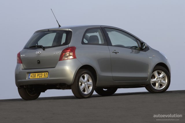 Toyota Yaris 3 Doors photo 3