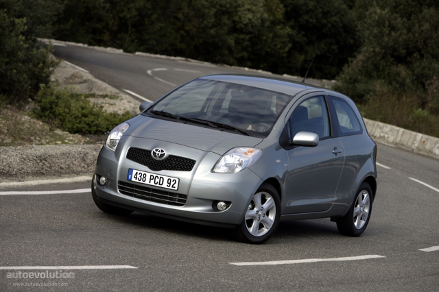 Toyota Yaris 3 Doors photo 4