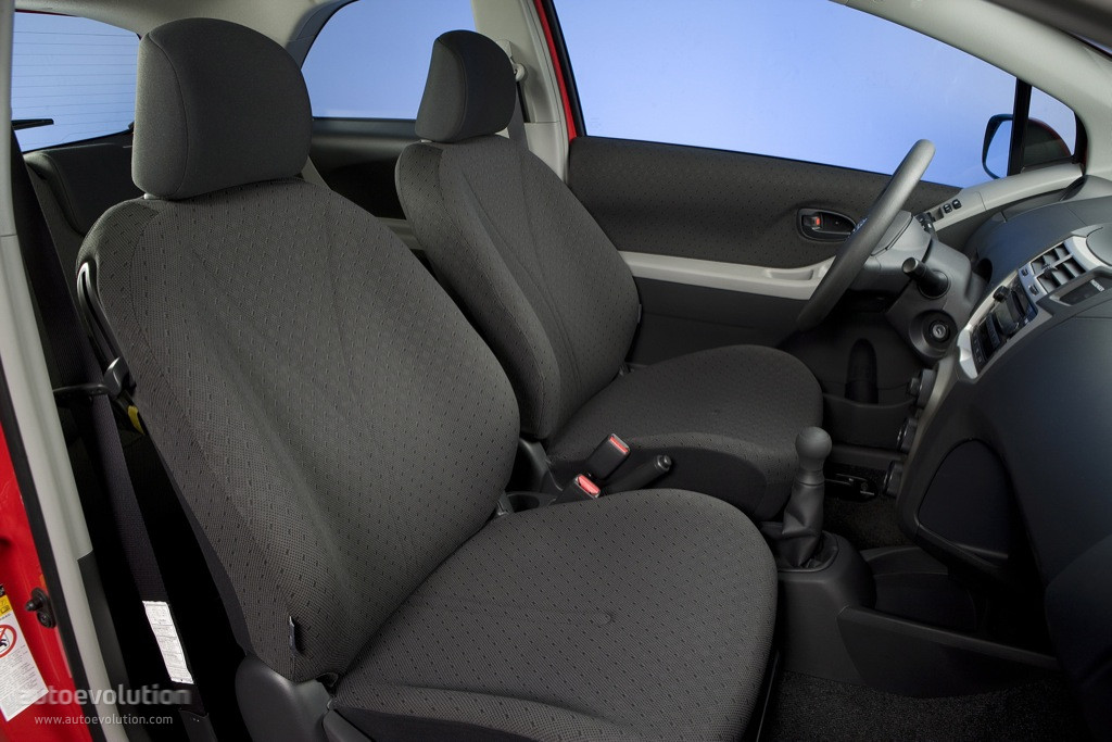Toyota Yaris 3 Doors photo 19