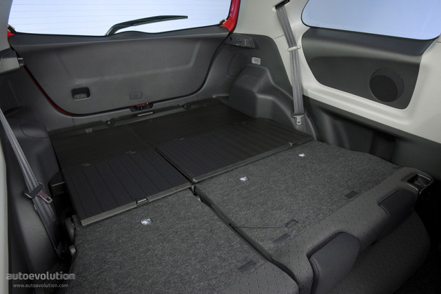 Toyota Yaris 3 Doors photo 21