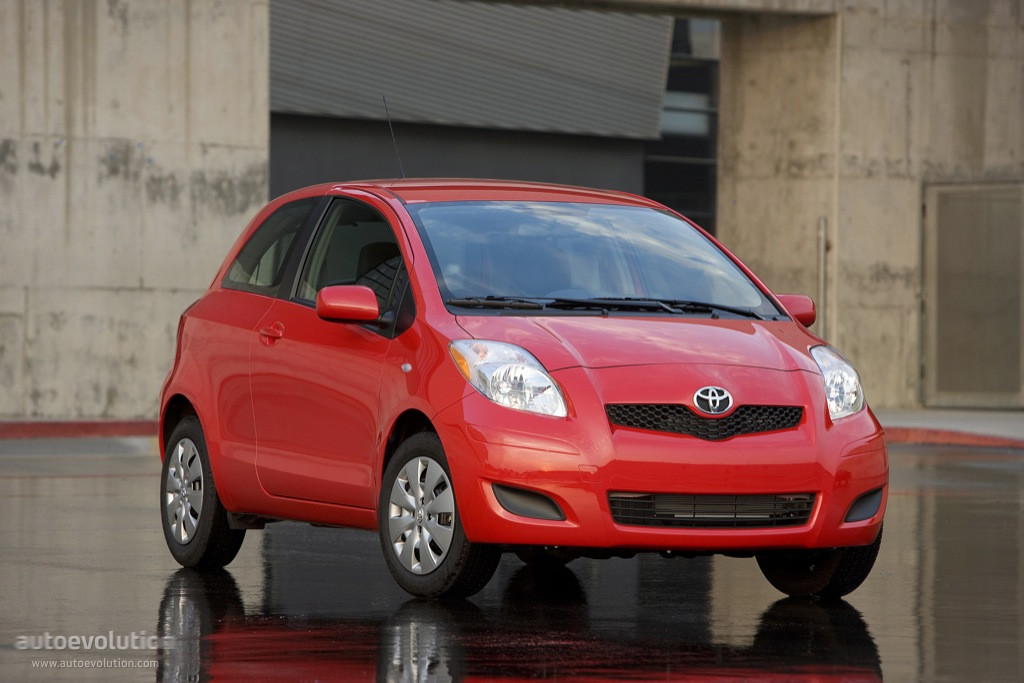 Toyota Yaris 3 Doors photo 3