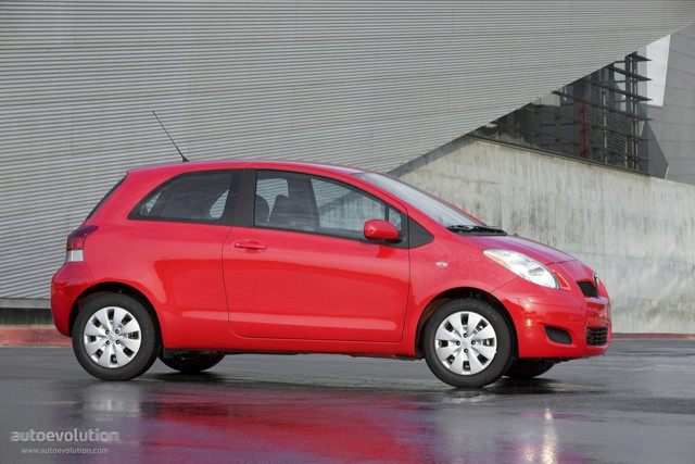 Toyota Yaris 3 Doors photo 4