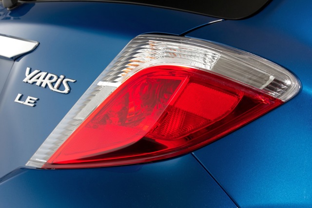 Toyota Yaris 3 Doors photo 3