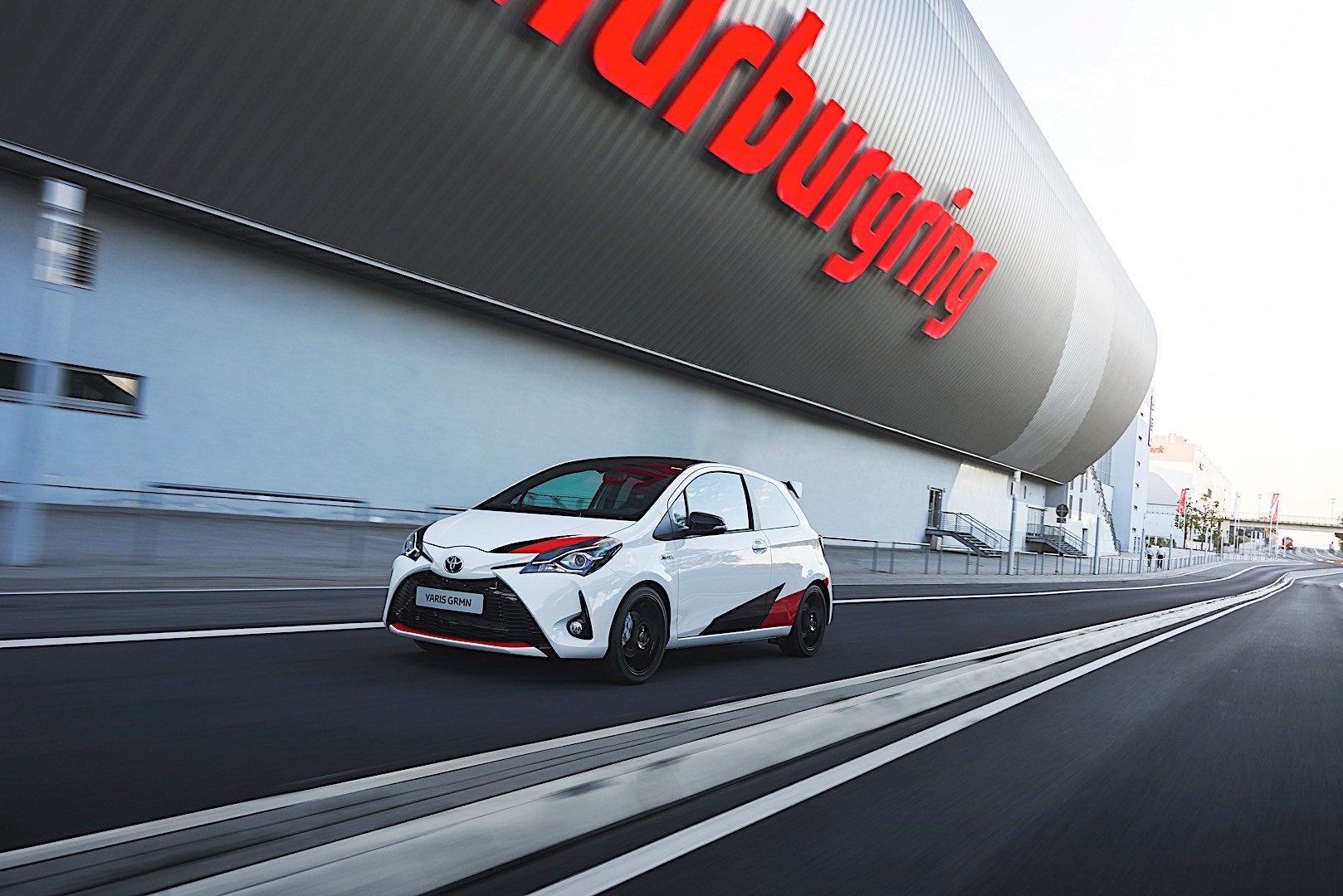 Toyota Yaris 3 Doors photo 8