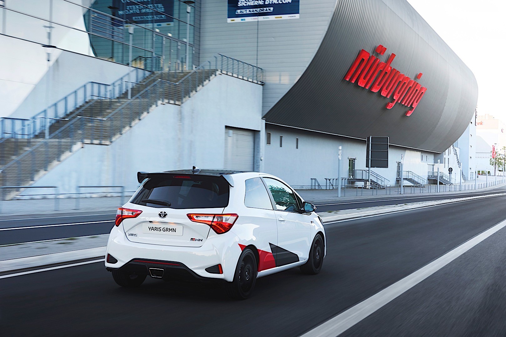 Toyota Yaris 3 Doors photo 9