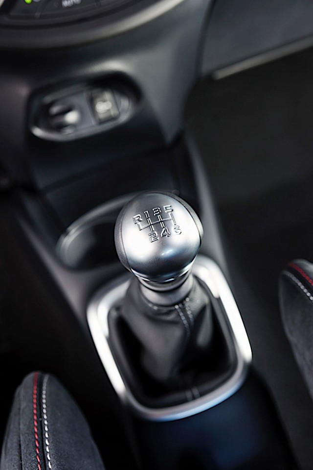 Toyota Yaris 3 Doors photo 31