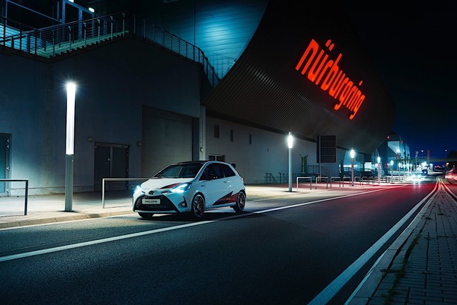 Toyota Yaris 3 Doors photo 3