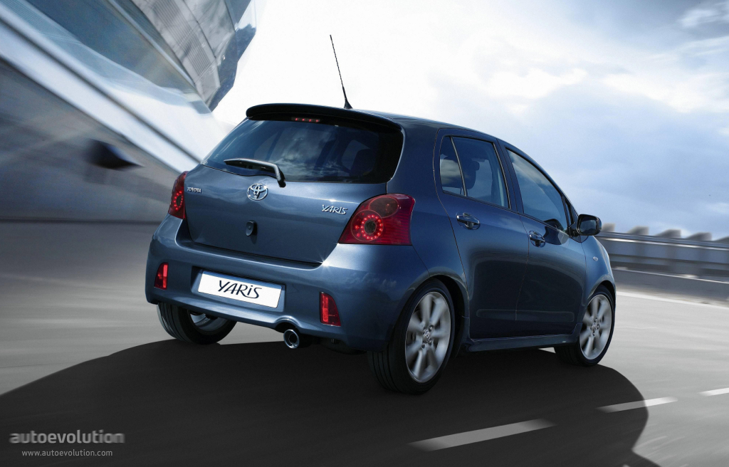 Toyota Yaris 5 Doors photo 2
