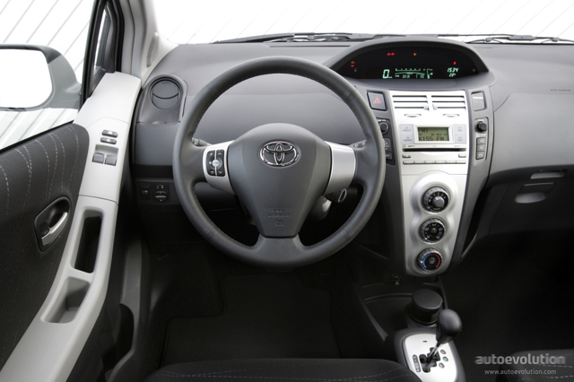 Toyota Yaris 5 Doors photo 10