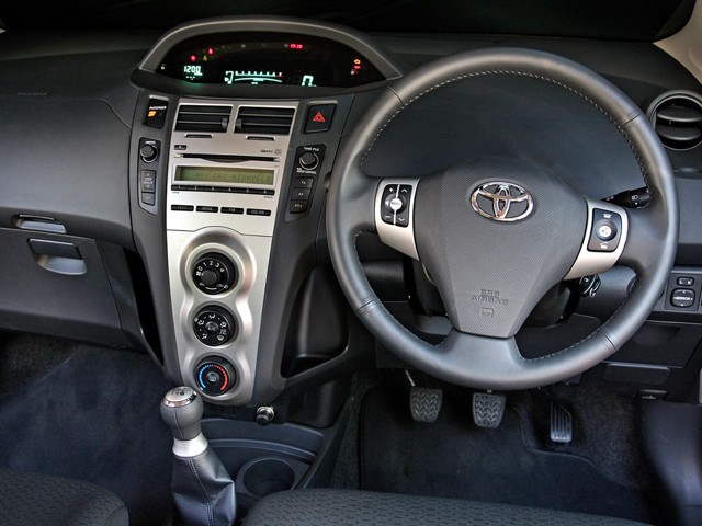 Toyota Yaris 5 Doors photo 60