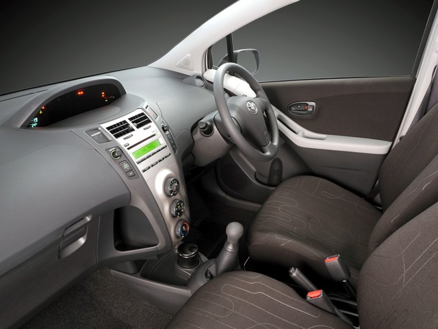 Toyota Yaris 5 Doors photo 64