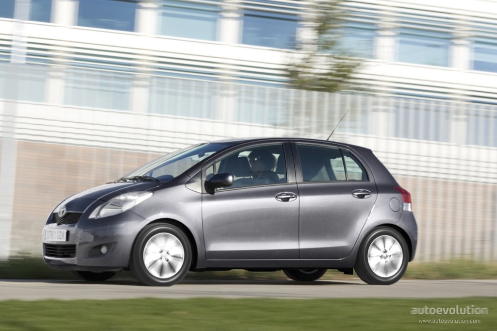 TOYOTA Yaris 5 Doors