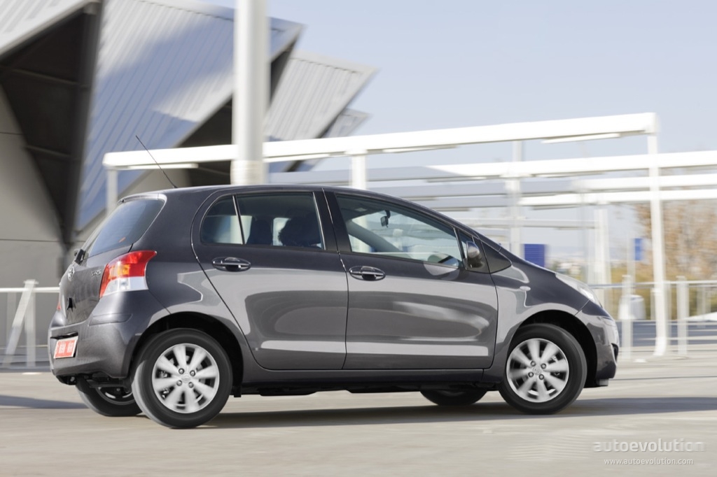 Toyota Yaris 5 Doors photo 3
