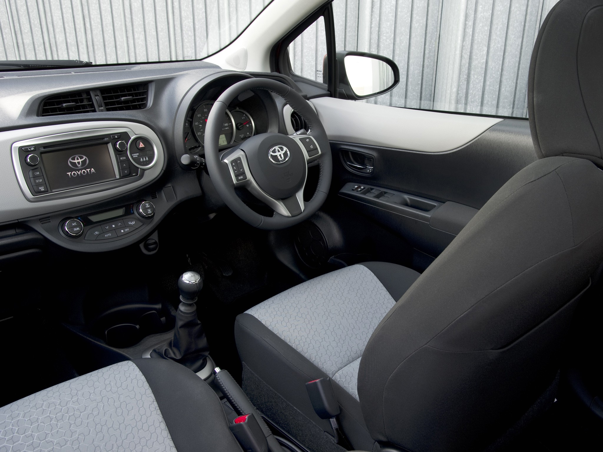 Toyota Yaris 5 Doors photo 56