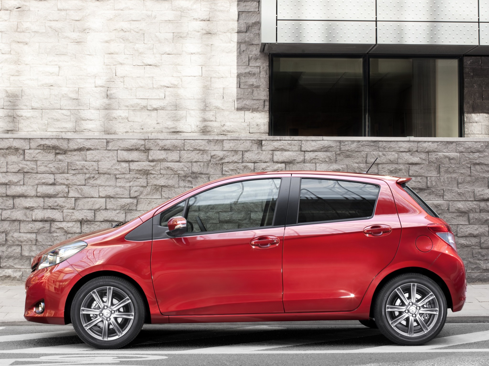 Toyota Yaris 5 Doors photo 12