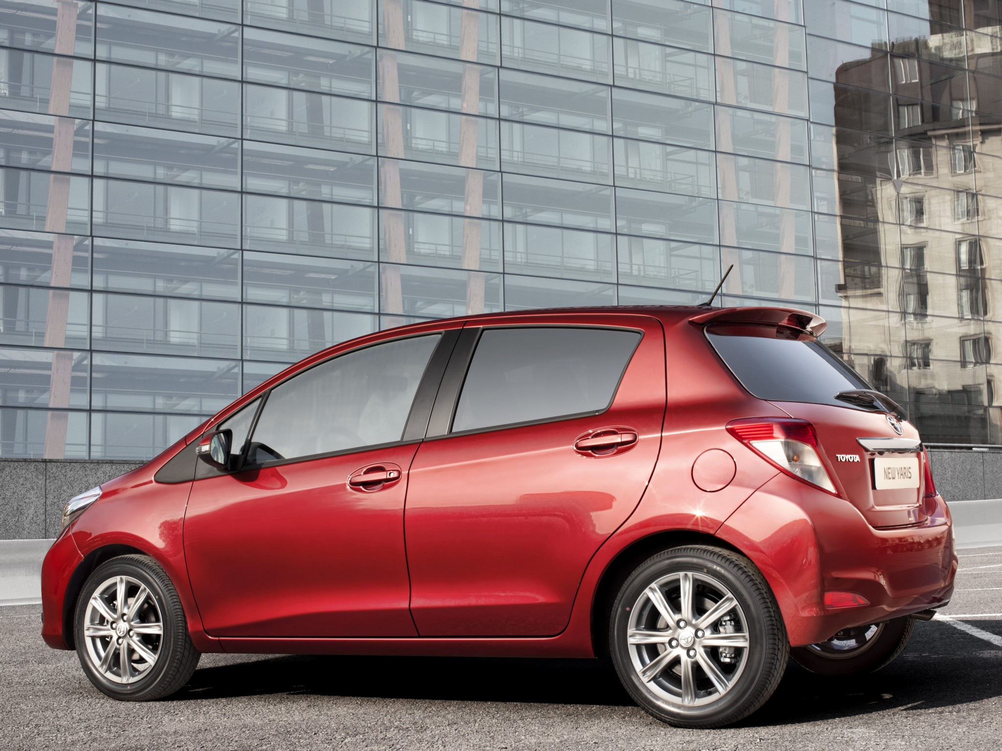Toyota Yaris 5 Doors photo 13