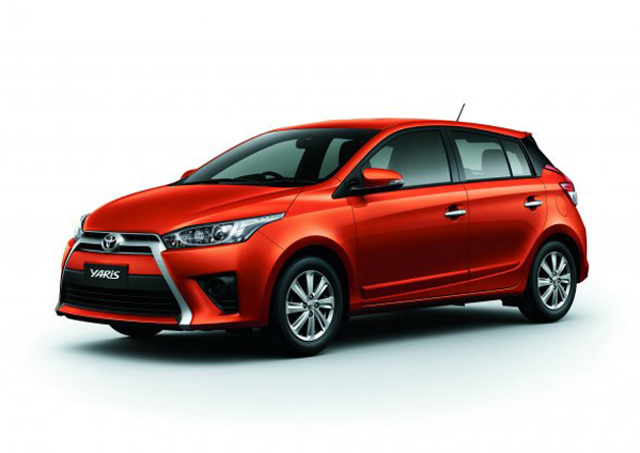 Toyota Yaris Hatchback photo 2
