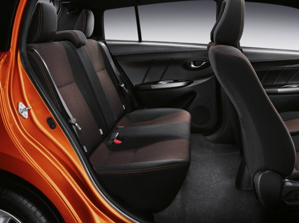 Toyota Yaris Hatchback photo 10