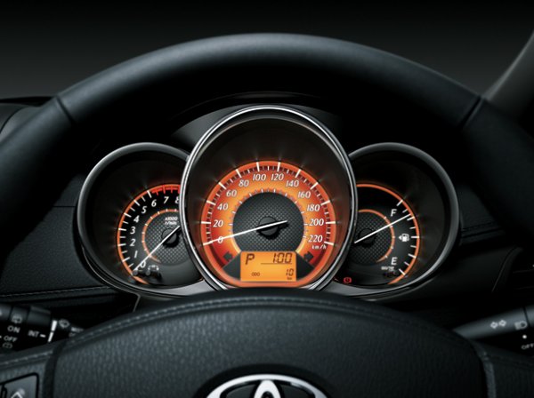 Toyota Yaris Hatchback photo 23