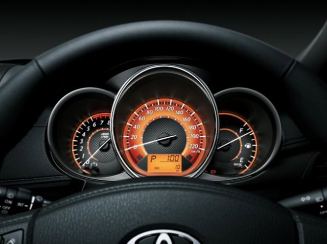 Toyota Yaris Hatchback photo 23