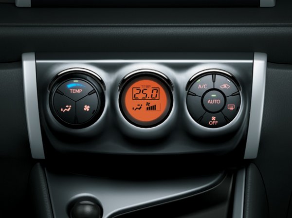 Toyota Yaris Hatchback photo 24