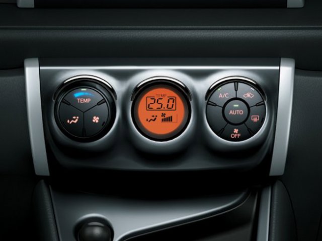 Toyota Yaris Hatchback photo 24