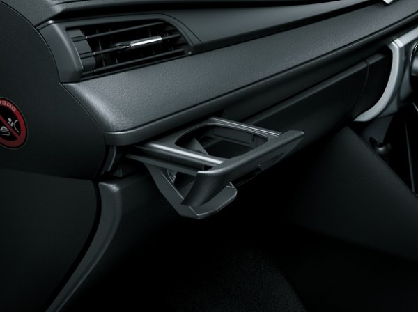 Toyota Yaris Hatchback photo 12