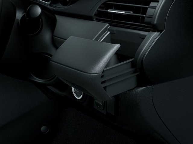 Toyota Yaris Hatchback photo 13
