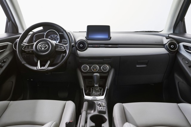 Toyota Yaris Hatchback foto 10