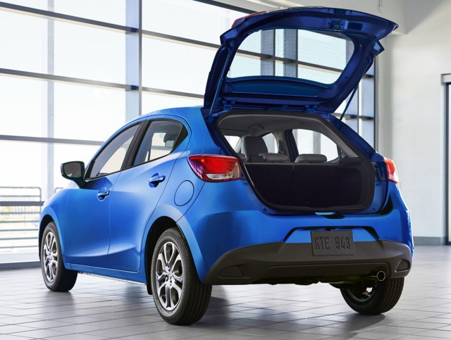 Toyota Yaris Hatchback foto 8