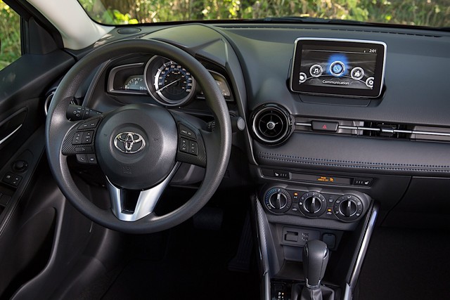 Toyota Yaris Sedan photo 26