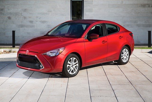 TOYOTA Yaris Sedan