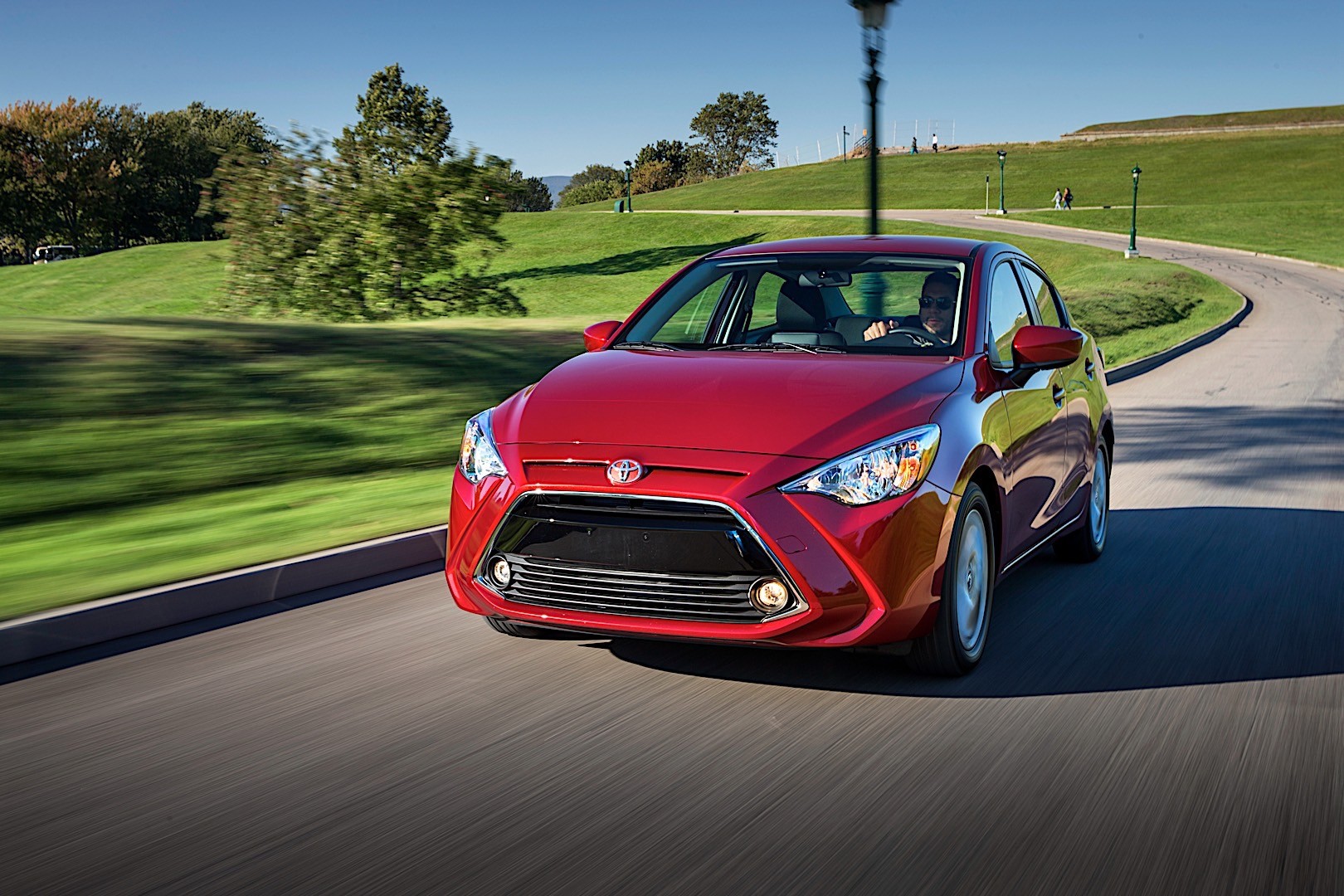 Toyota Yaris Sedan photo 7