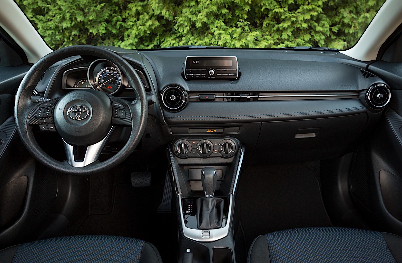 Toyota Yaris Sedan photo 27