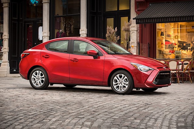 Toyota Yaris Sedan photo 11