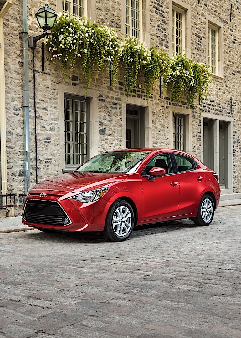 Toyota Yaris Sedan photo 13