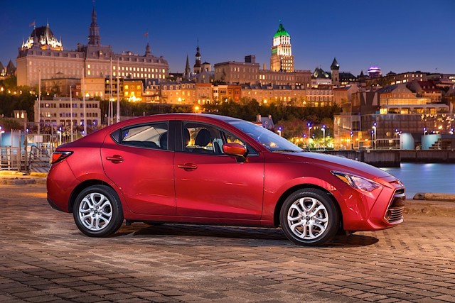 Toyota Yaris Sedan photo 16