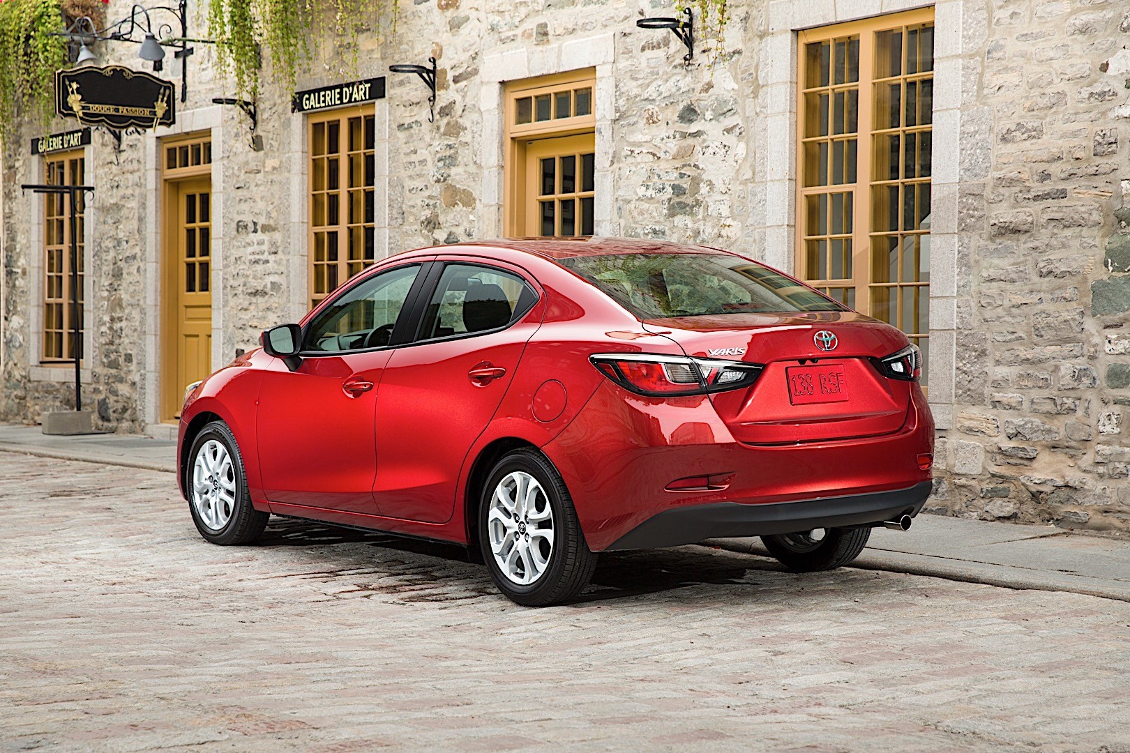 Toyota Yaris Sedan photo 20