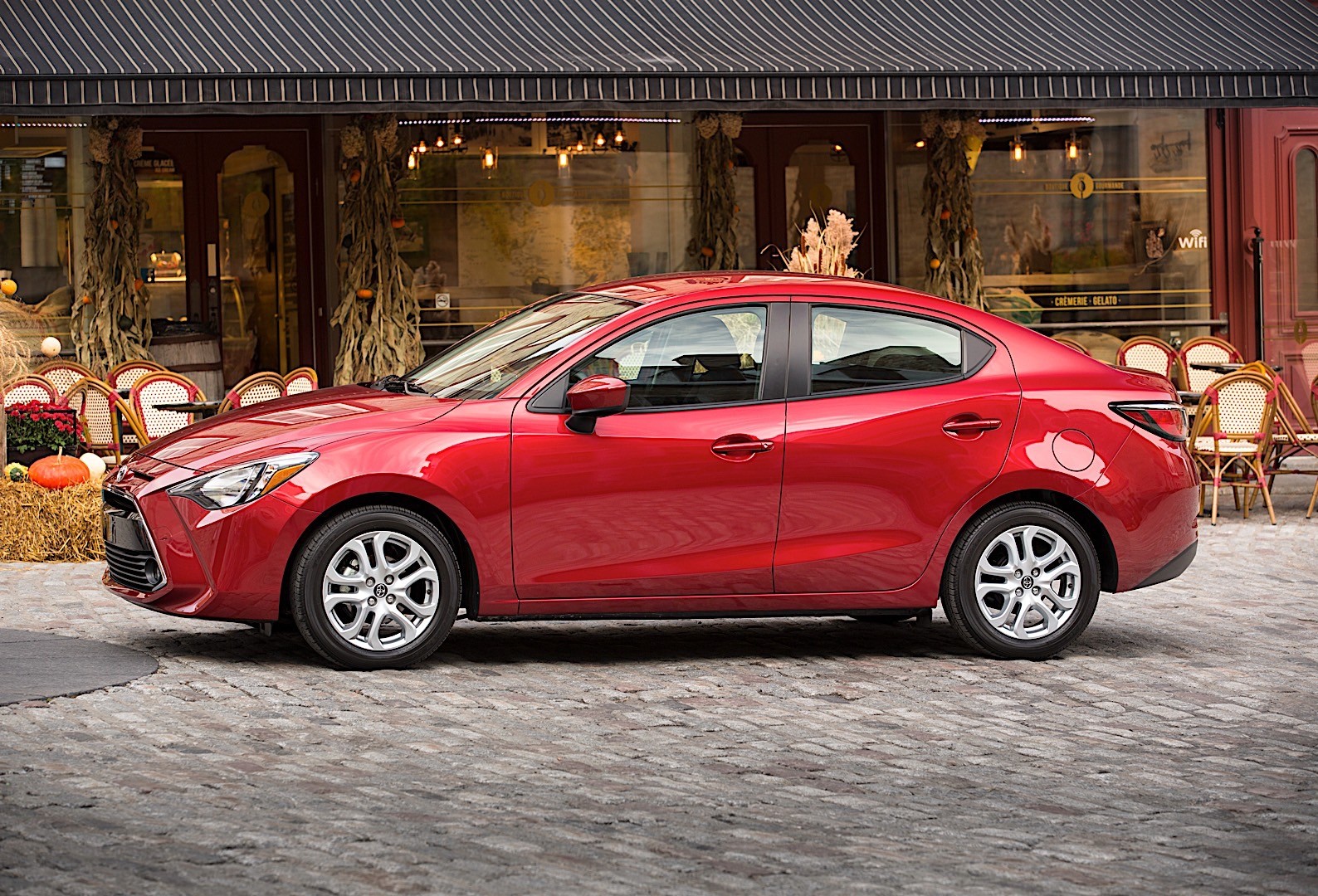 Toyota Yaris Sedan photo 23