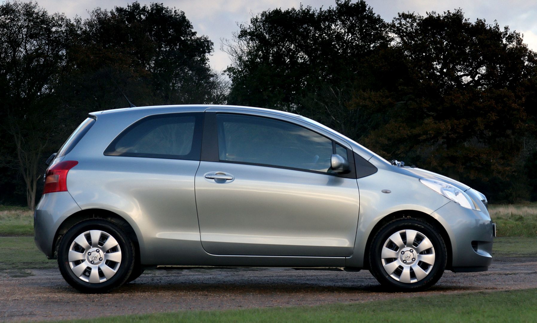 Toyota Yaris Ts 5 Doors photo 21